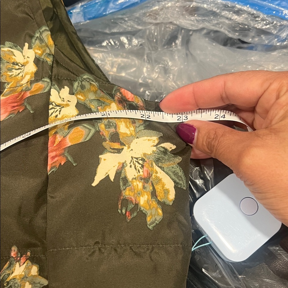Lands' End Black Floral Puffer Vest  Max 600 - Picture 11 of 15